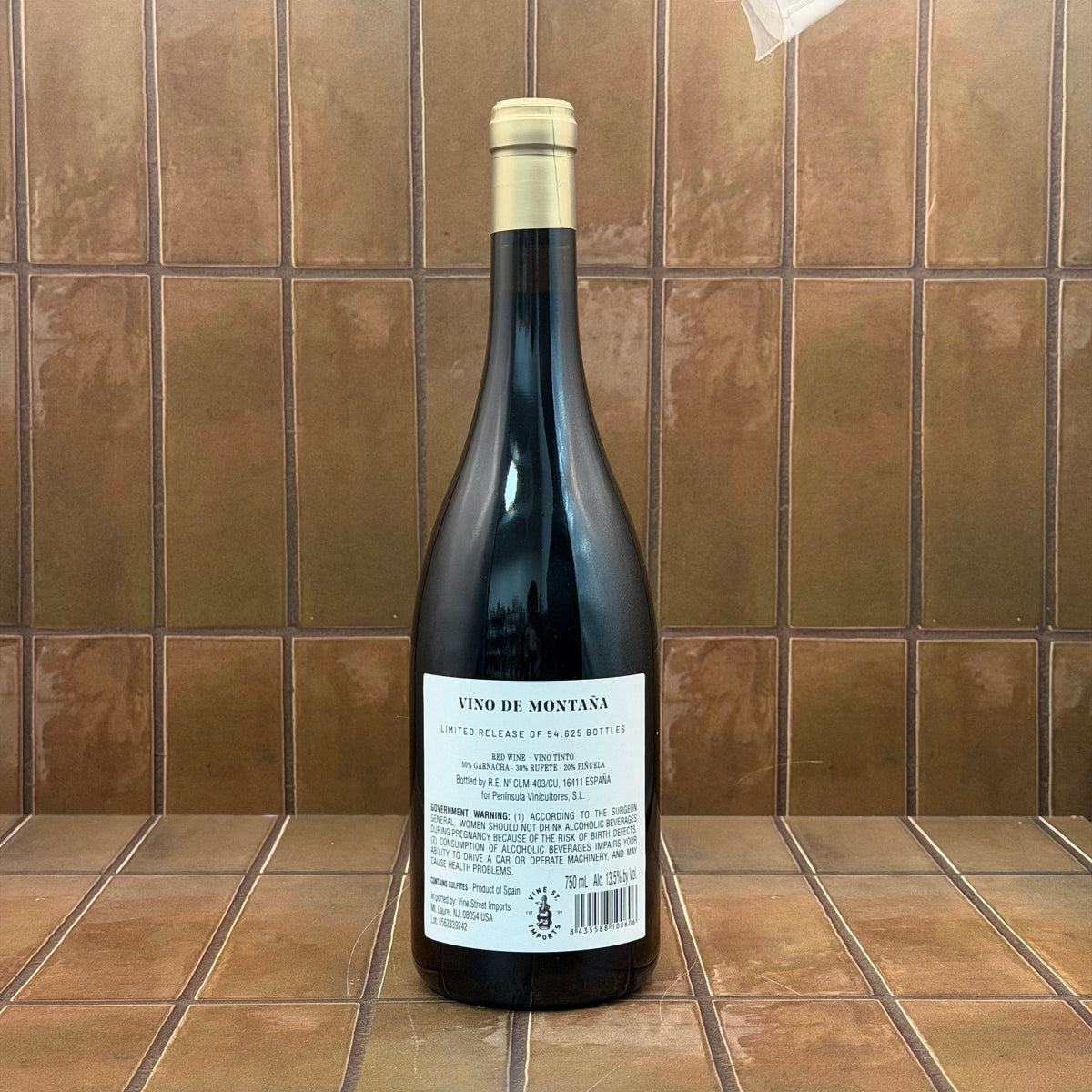 Peninsula Vinicultores, 'Vina de Montana', Sierras de Gata and Gredos, Garnacha Blend 2021
